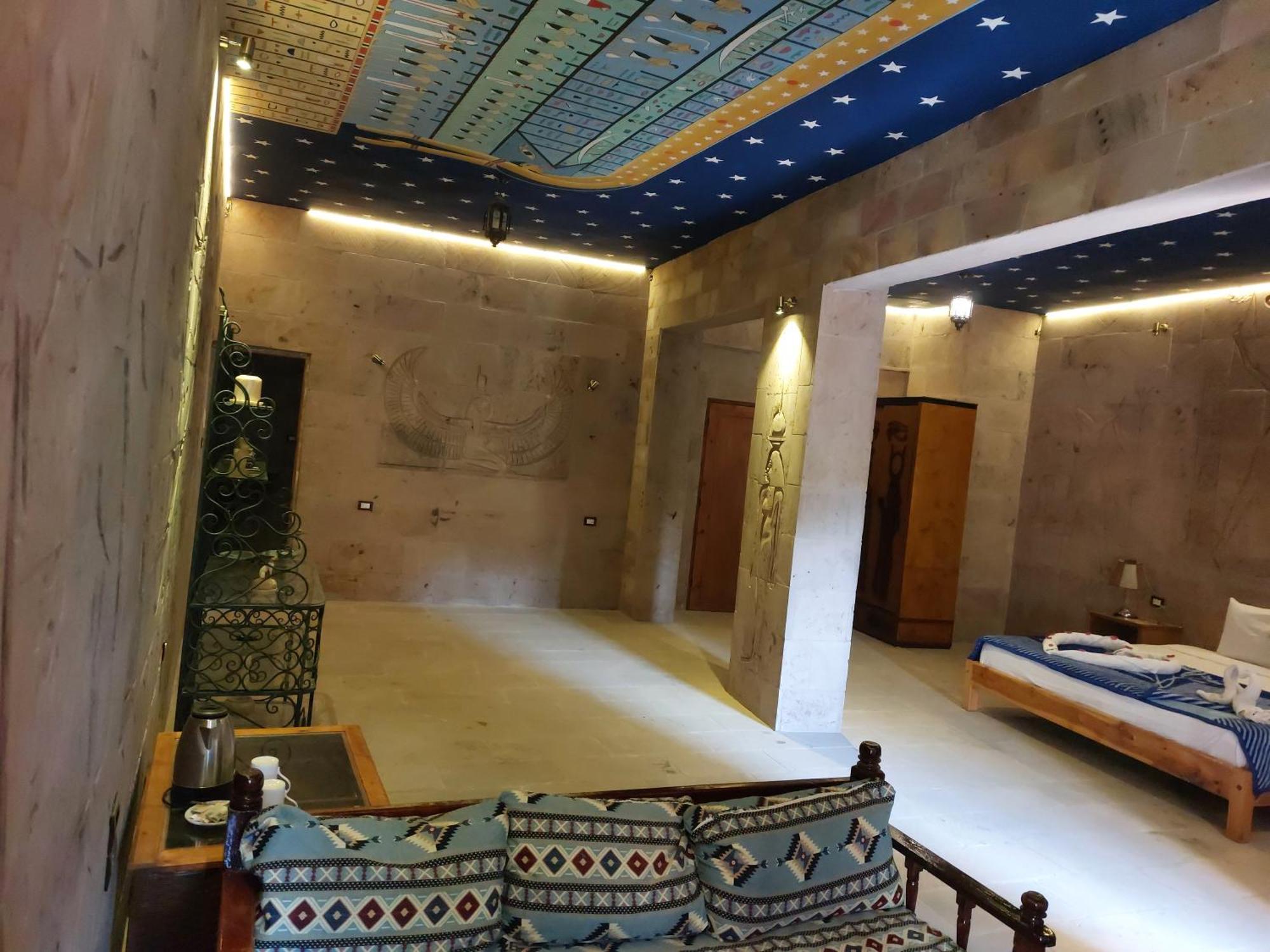 Отель Thebes 3*