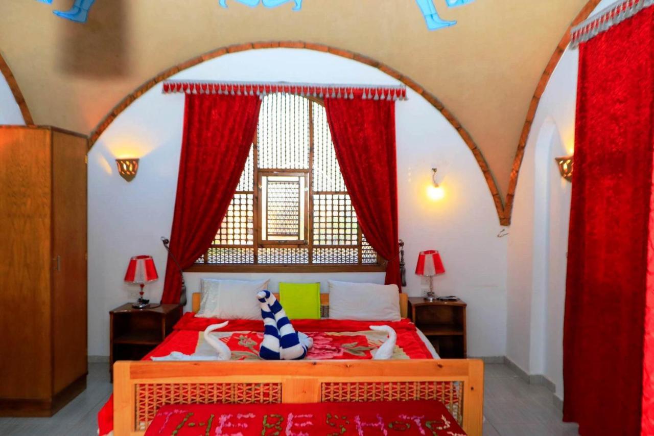 Thebes Otel