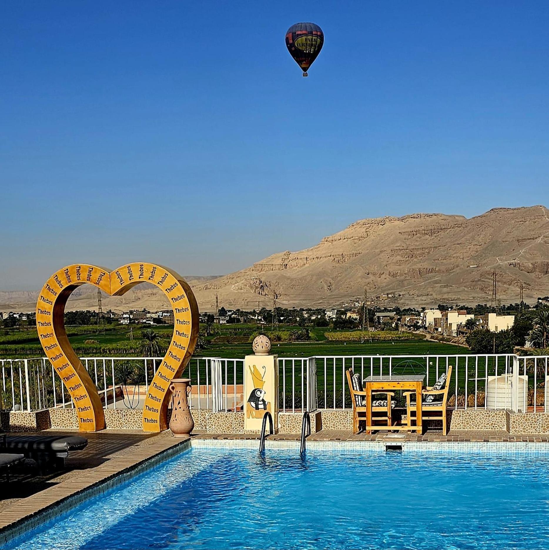 Thebes Otel 3*