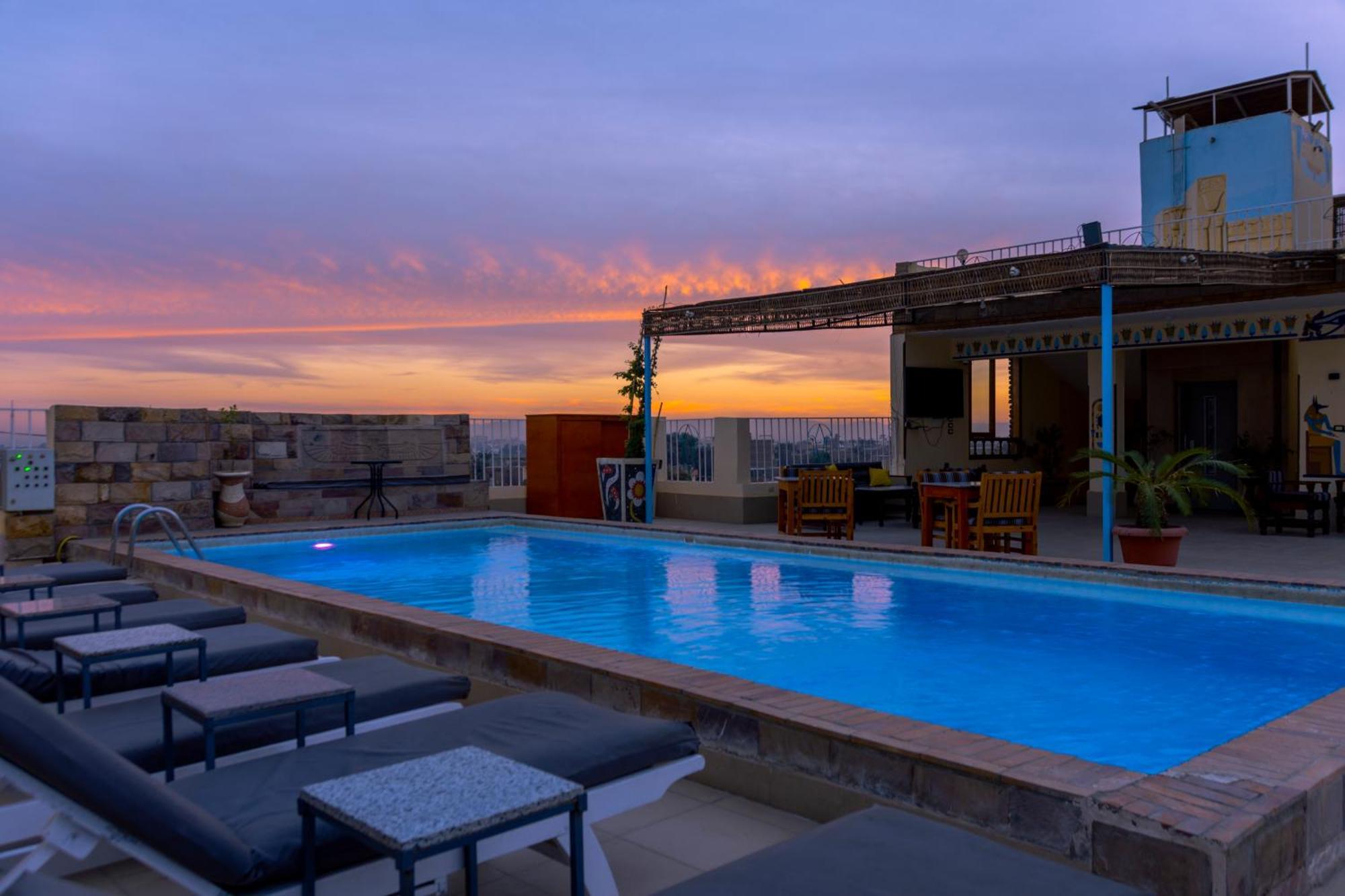 Otel Thebes 3*